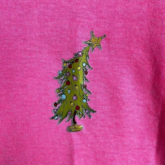 Gildan Pink Graphic T-Shirt with Decorated Holiday Palm Tree NWOT - Picture 1 of 3
